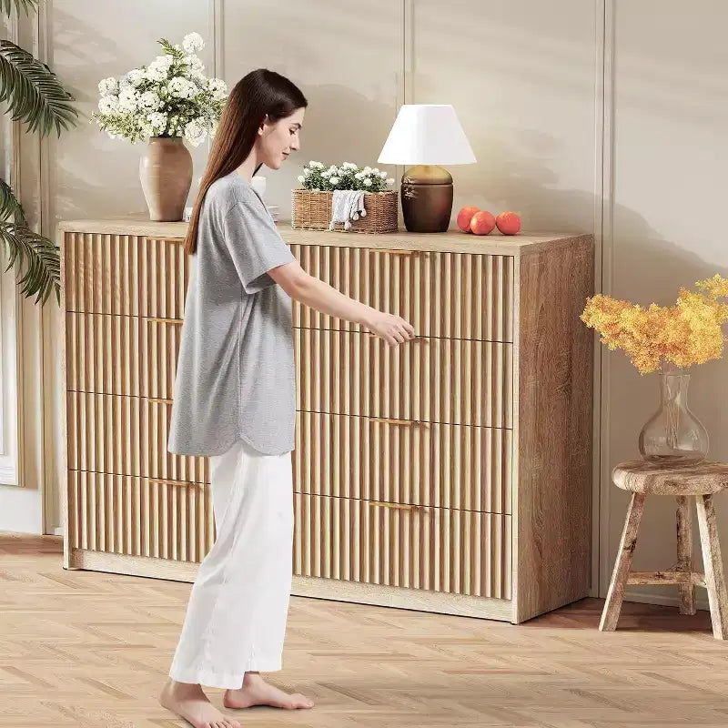 Comò a 8 cassetti scanalato, Cassettiera ampia per camera da letto e ripostiglio, Legno naturale